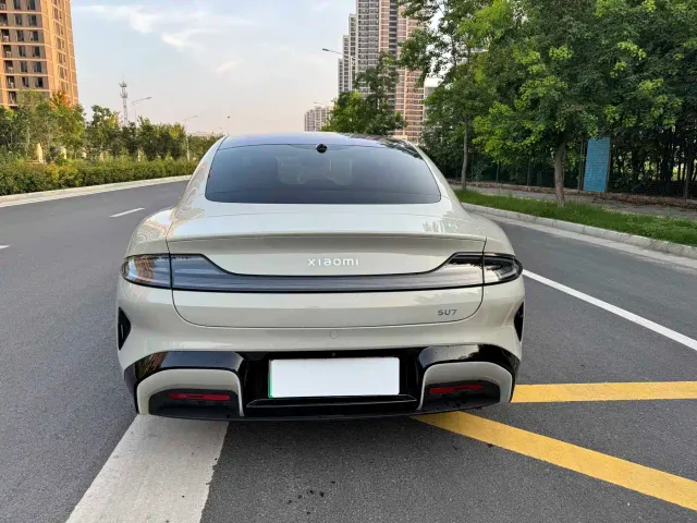 Xiaomi SU7 — Фото автомобиля 8