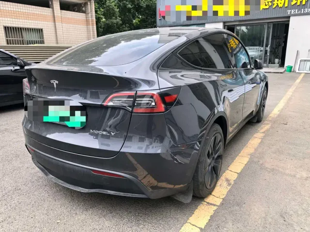 Tesla Model Y — Фото автомобиля 4