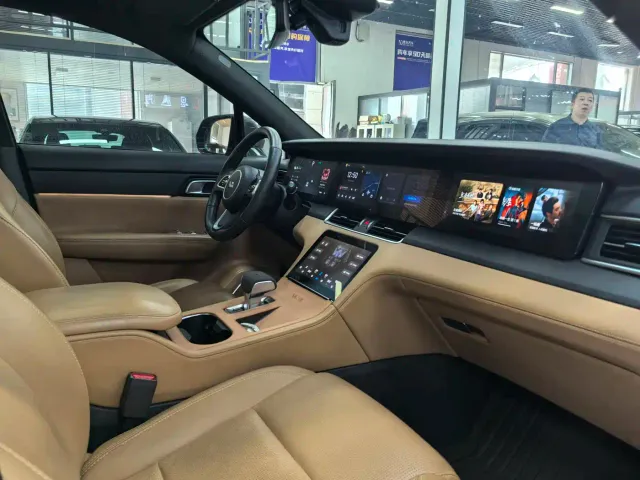 Li Auto ONE — Фото автомобиля 7