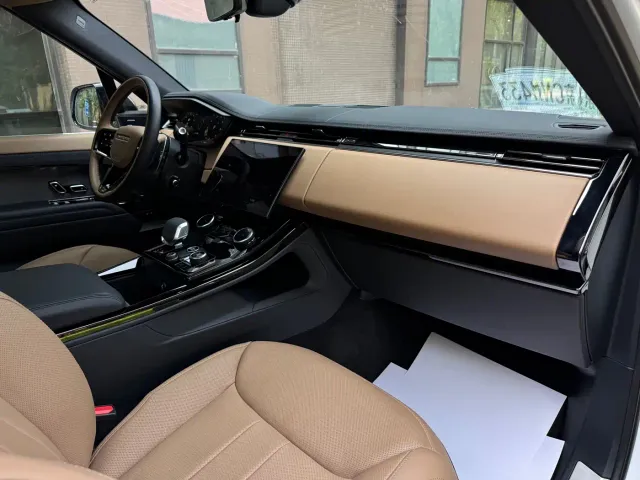 Land Rover Range Rover Sport — Фото автомобиля 9