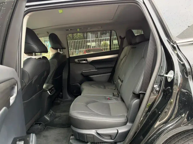 Toyota Highlander — Фото автомобиля 9