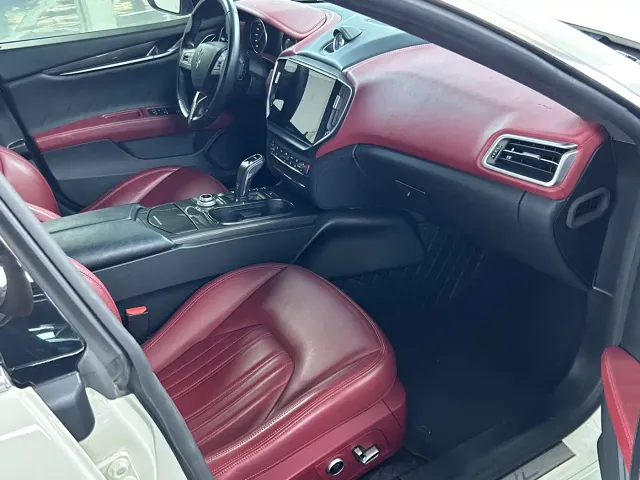 Maserati Ghibli — Фото автомобиля 4