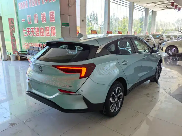 Buick Velite 6 — Фото автомобиля 11