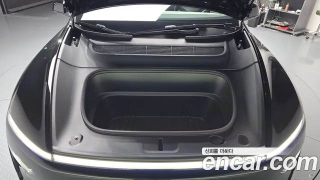 Tesla Model Y — Фото автомобиля 9