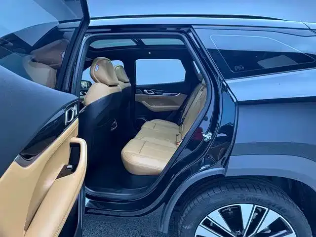 Geely Boyue L — Фото автомобиля 10