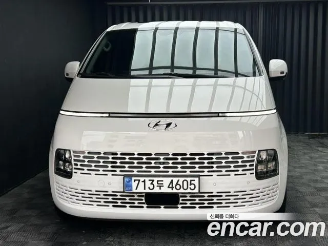 Фотография автомобиля — Hyundai Staria