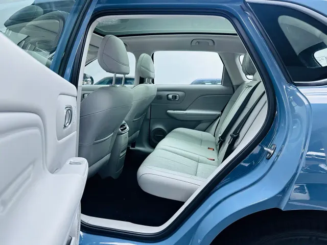 Leapmotor B10 — Фото автомобиля 9