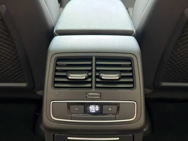 Audi A4L — Фото автомобиля 16