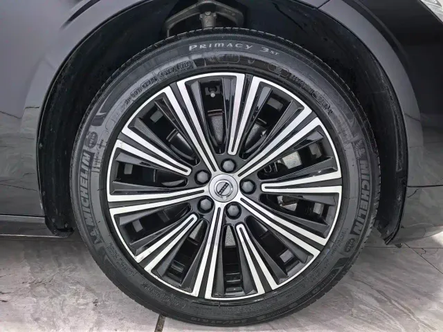 Volvo S90 — Фото автомобиля 19