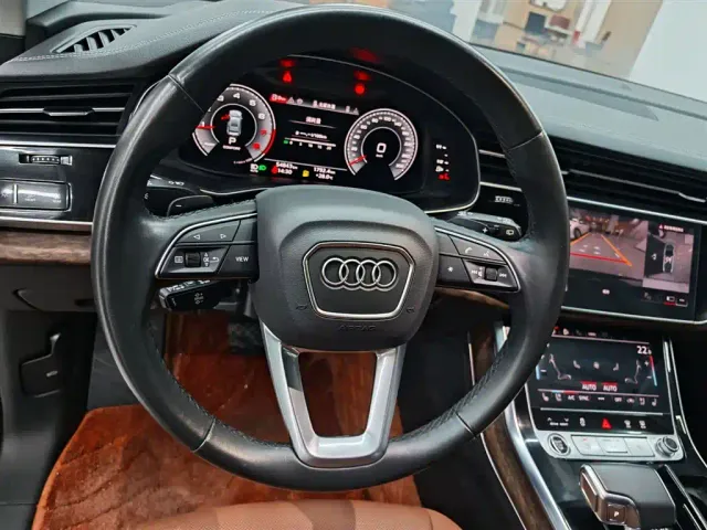 Audi Q7 — Фото автомобиля 8