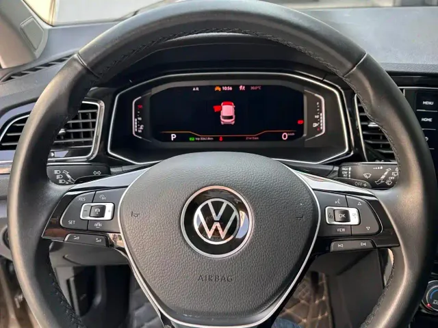 Volkswagen T-Roc — Фото автомобиля 11