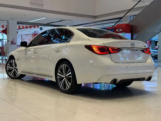 Infiniti Q50L — Фото автомобиля 6
