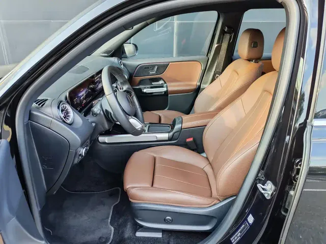 Mercedes-Benz EQB — Фото автомобиля 3