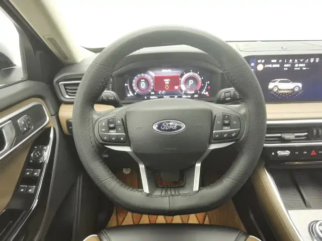 Ford Explorer — Фото автомобиля 11