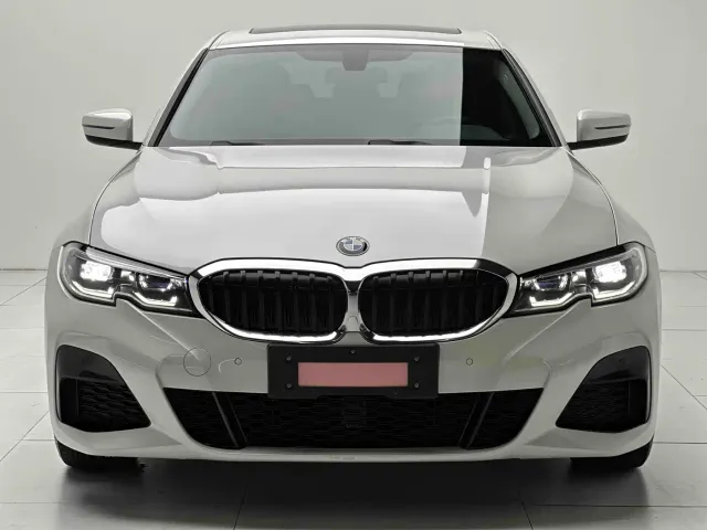 BMW 3 Series — Фото автомобиля 2