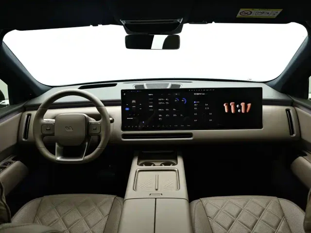 Li Auto Li Xiang L9 — Фото автомобиля 15