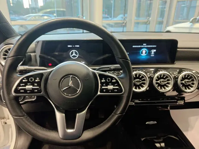 Mercedes-Benz A-Class — Фото автомобиля 5