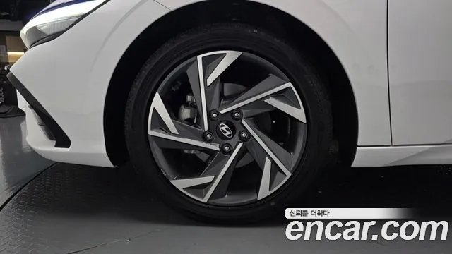 Hyundai Avante — Фото автомобиля 5