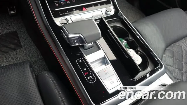 Audi Q7 — Фото автомобиля 9