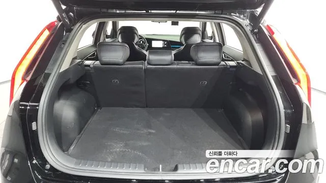 Kia Niro — Фото автомобиля 19
