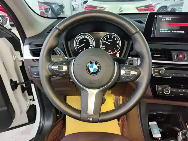 BMW X1 — Фото автомобиля 10