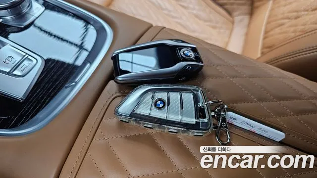 BMW 7-Series — Фото автомобиля 16