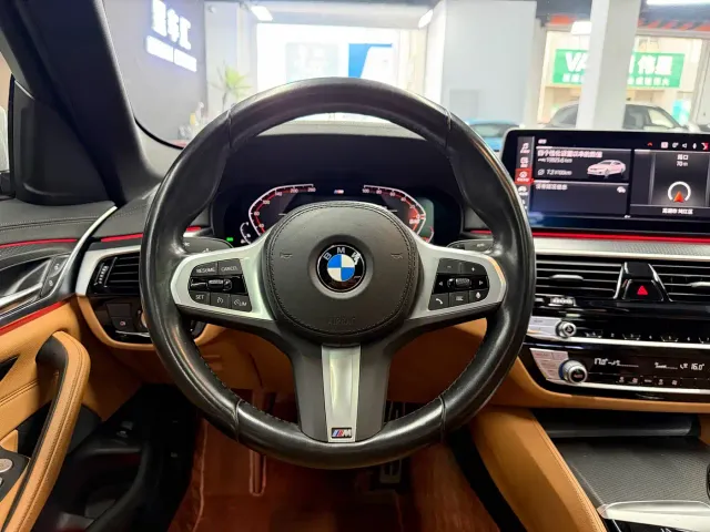 BMW 5 Series — Фото автомобиля 8