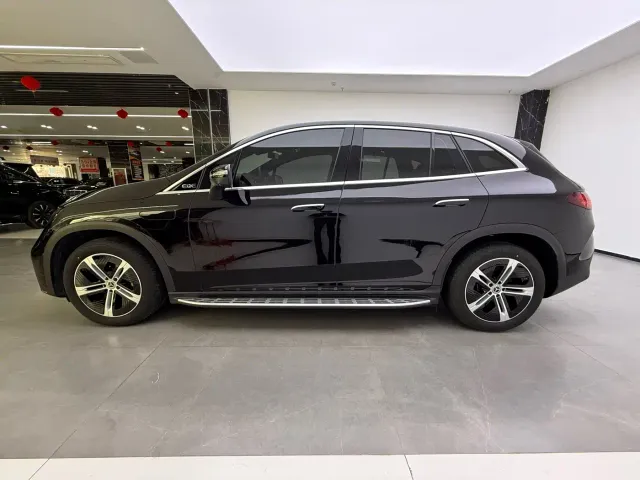 Mercedes-Benz EQE SUV — Фото автомобиля 9