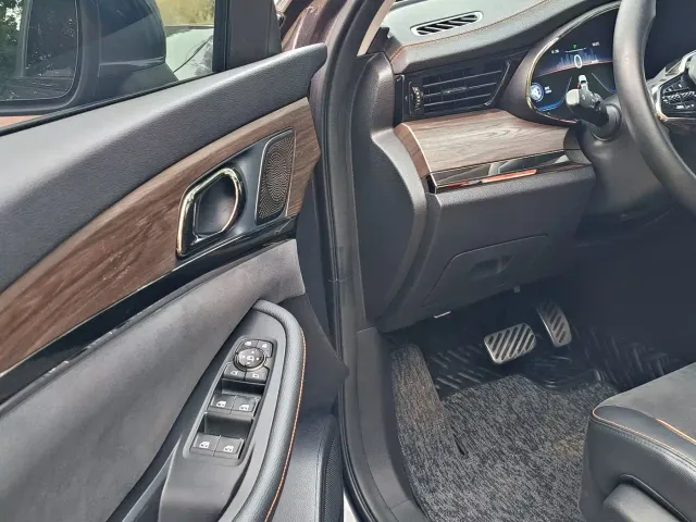 Skyworth Auto EV6 — Фото автомобиля 8