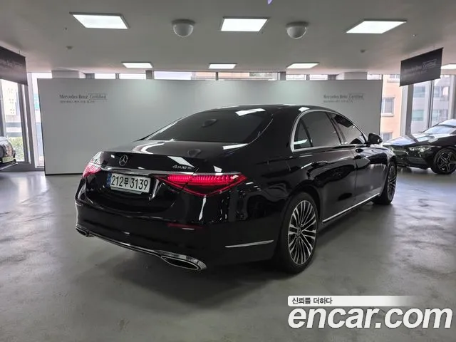 Mercedes-Benz S-Class — Фото автомобиля 2