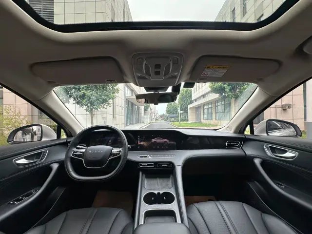Roewe D7 — Фото автомобиля 21