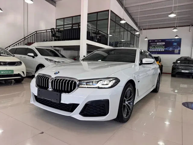Фотография автомобиля — BMW 5 Series