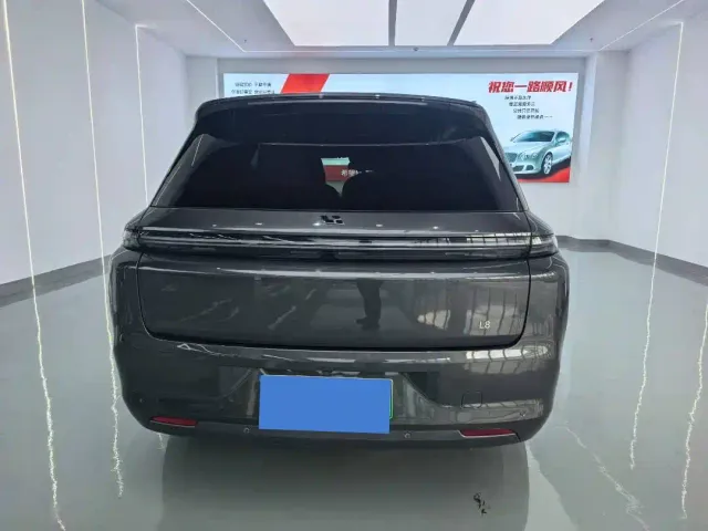 Li Auto L8 — Фото автомобиля 6