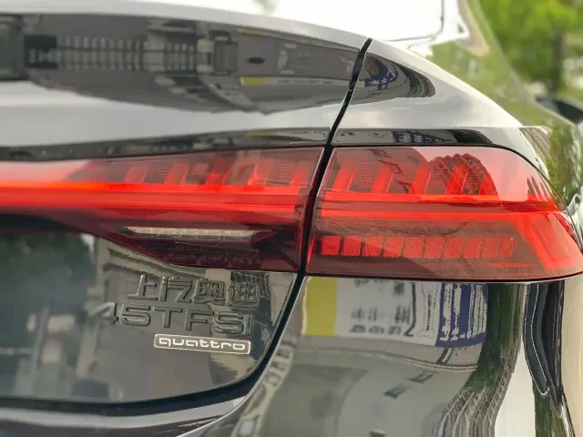 Audi A7L — Фото автомобиля 9