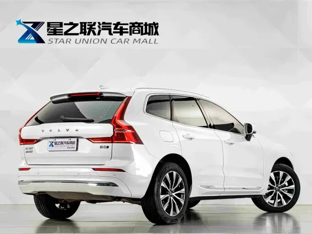 Volvo XC60 — Фото автомобиля 6