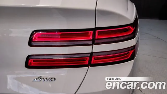 Genesis GV80 — Фото автомобиля 23