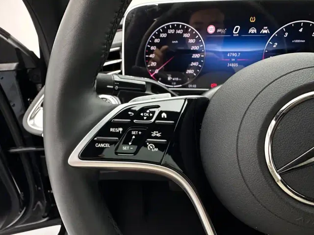 Mercedes-Benz E-Class — Фото автомобиля 23