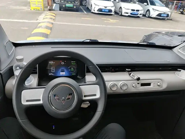 Wuling Hongguang Mini EV — Фото автомобиля 9