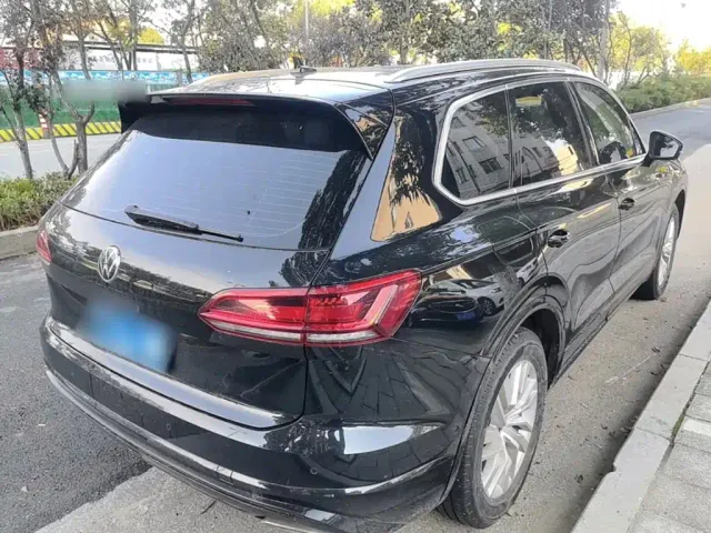 Volkswagen Touareg — Фото автомобиля 6