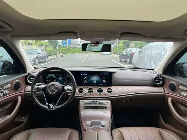 Mercedes-Benz E-Class — Фото автомобиля 6