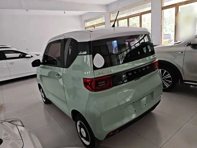 Wuling Hongguang Mini EV — Фото автомобиля 4