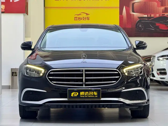 Mercedes-Benz E-Class — Фото автомобиля 2