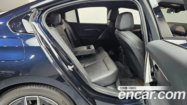 BMW 5 Series — Фото автомобиля 17