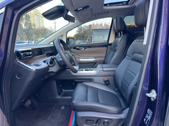 GAC Trumpchi E8 — Фото автомобиля 4