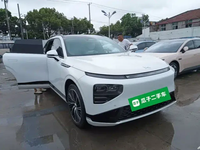 Xpeng G9 — Фото автомобиля 3