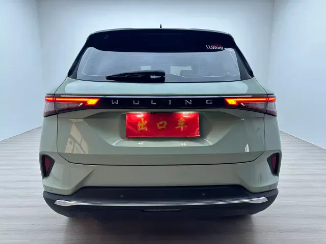 Wuling Asta — Фото автомобиля 6