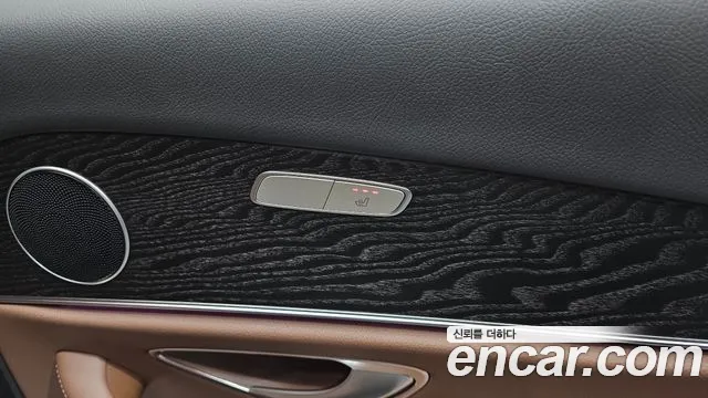 Mercedes-Benz E-Class — Фото автомобиля 18