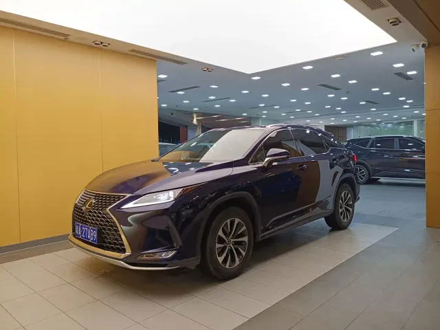Фотография автомобиля — Lexus RX