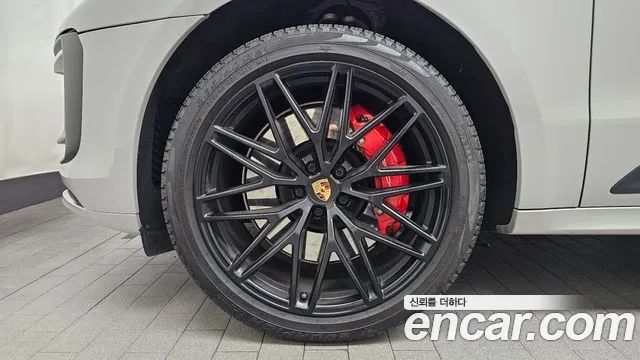 Porsche Macan — Фото автомобиля 5