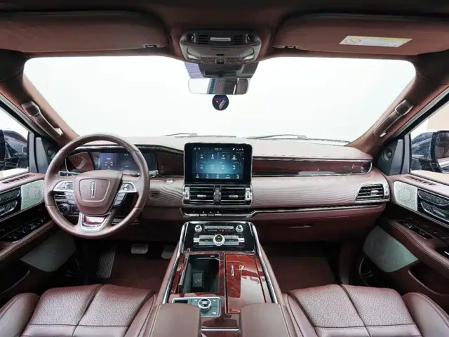 Lincoln Navigator — Фото автомобиля 14